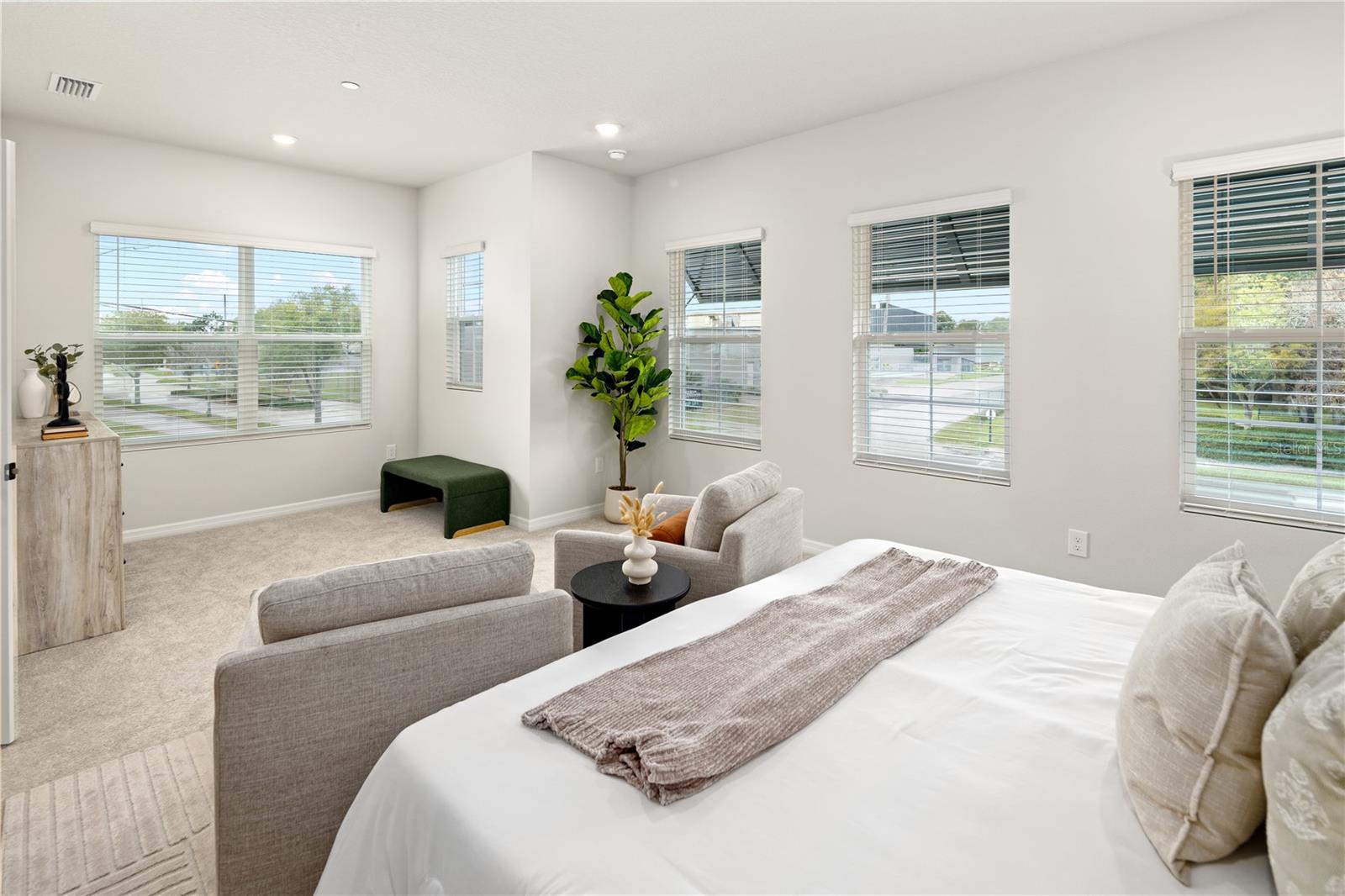 Image 21 of 35 For 901 Lake Baldwin Lane