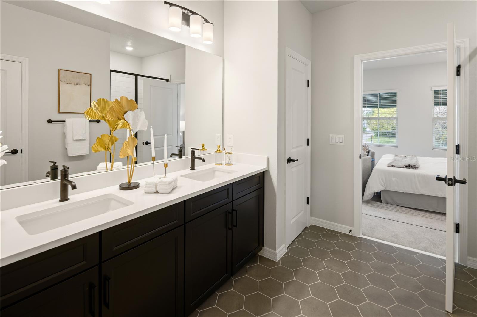 Image 23 of 35 For 901 Lake Baldwin Lane