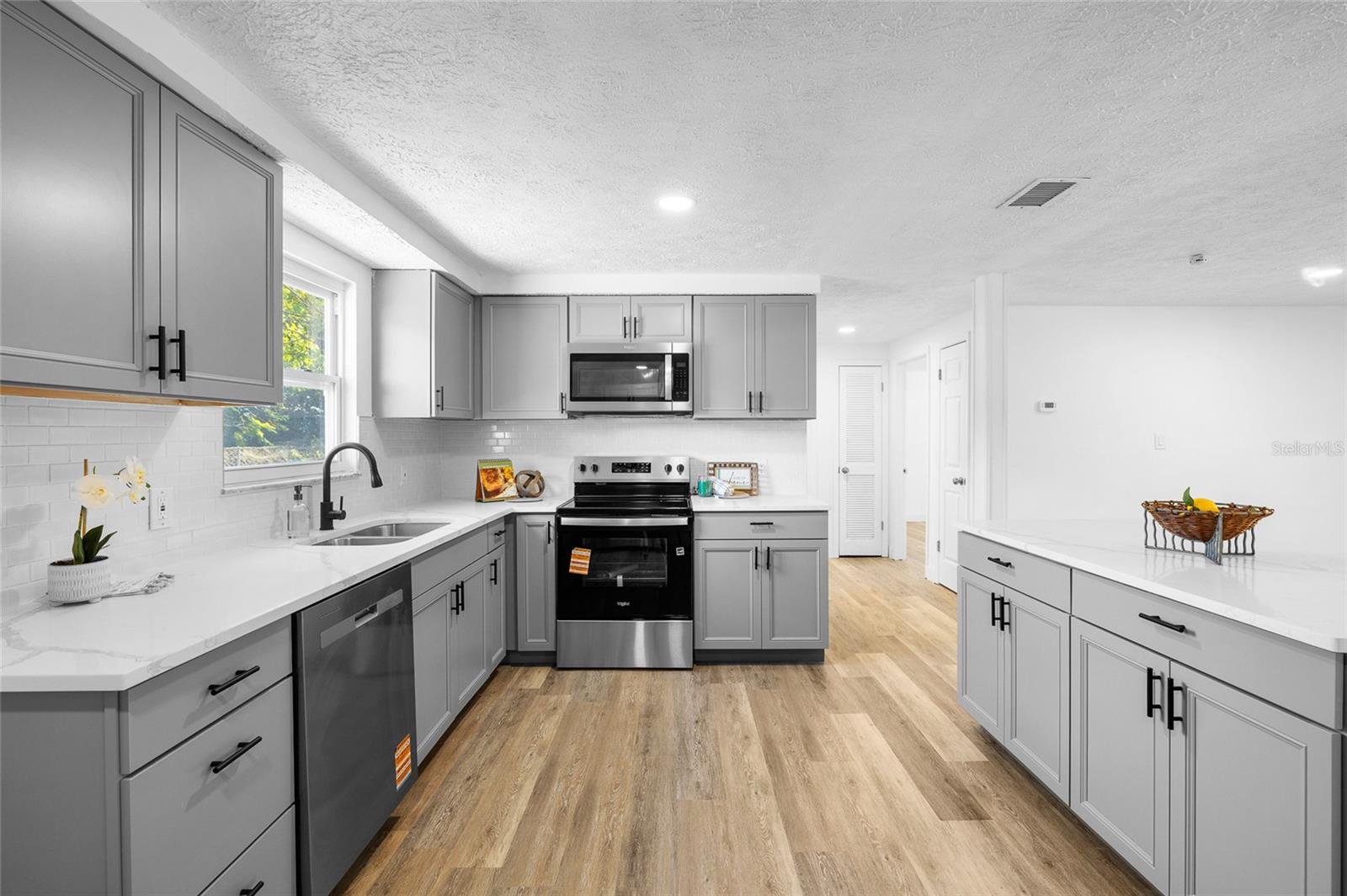 Image 12 of 35 For 4244 Mesa Drive