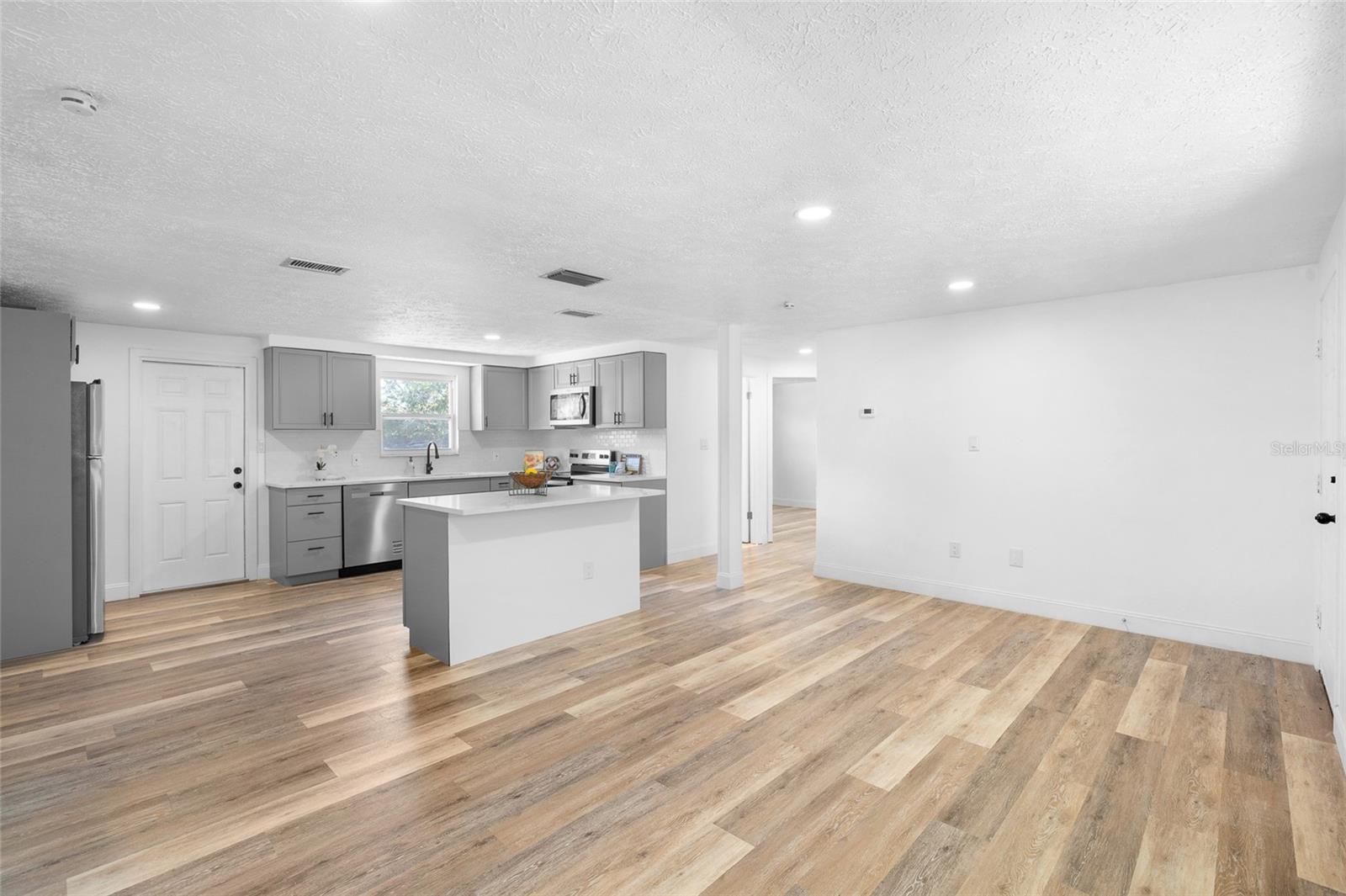 Image 8 of 35 For 4244 Mesa Drive