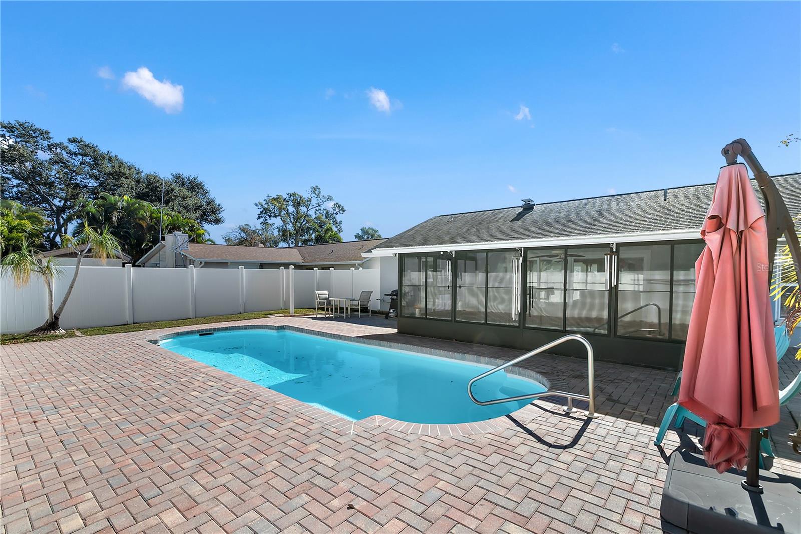 Image 10 of 39 For 8297 100th Avenue