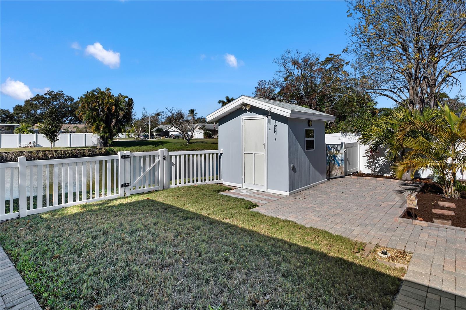 Image 11 of 39 For 8297 100th Avenue