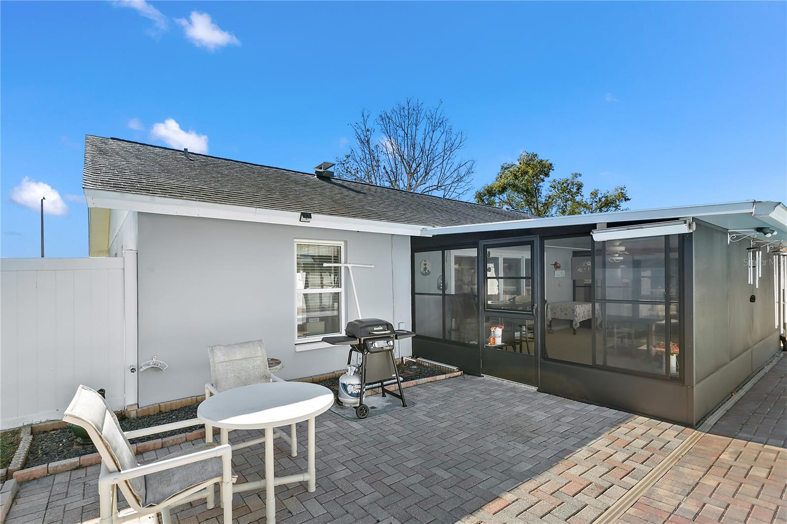 Image 13 of 39 For 8297 100th Avenue