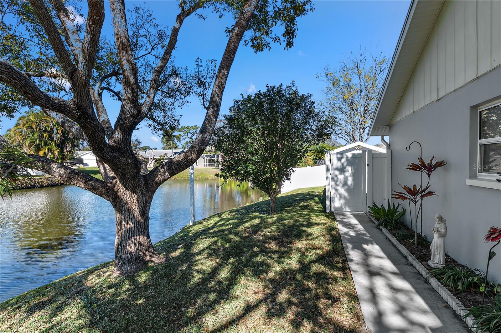 Image 7 of 39 For 8297 100th Avenue