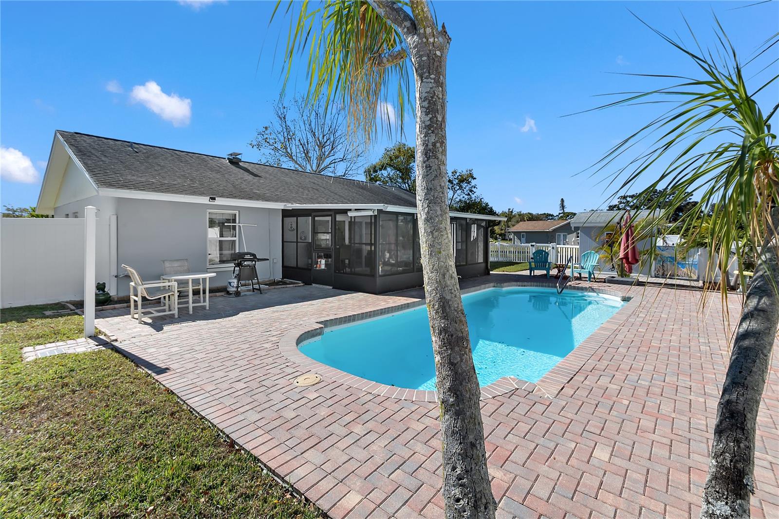 Image 8 of 39 For 8297 100th Avenue