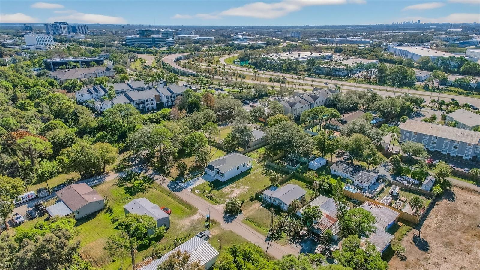 Image 15 of 20 For 3242 Roxborough Avenue