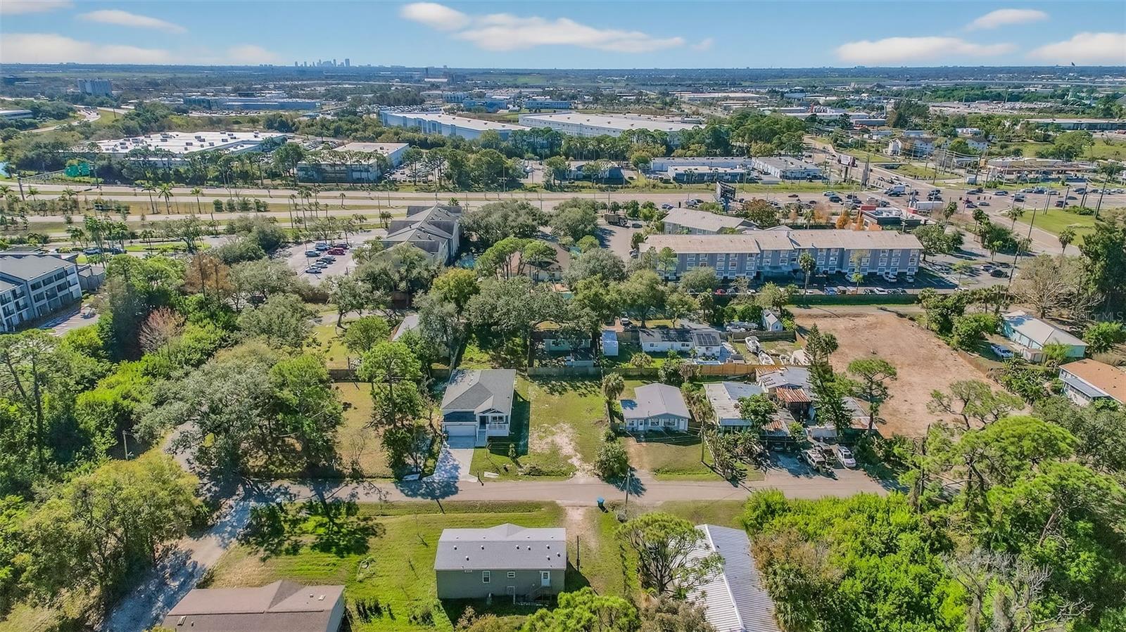 Image 16 of 20 For 3242 Roxborough Avenue