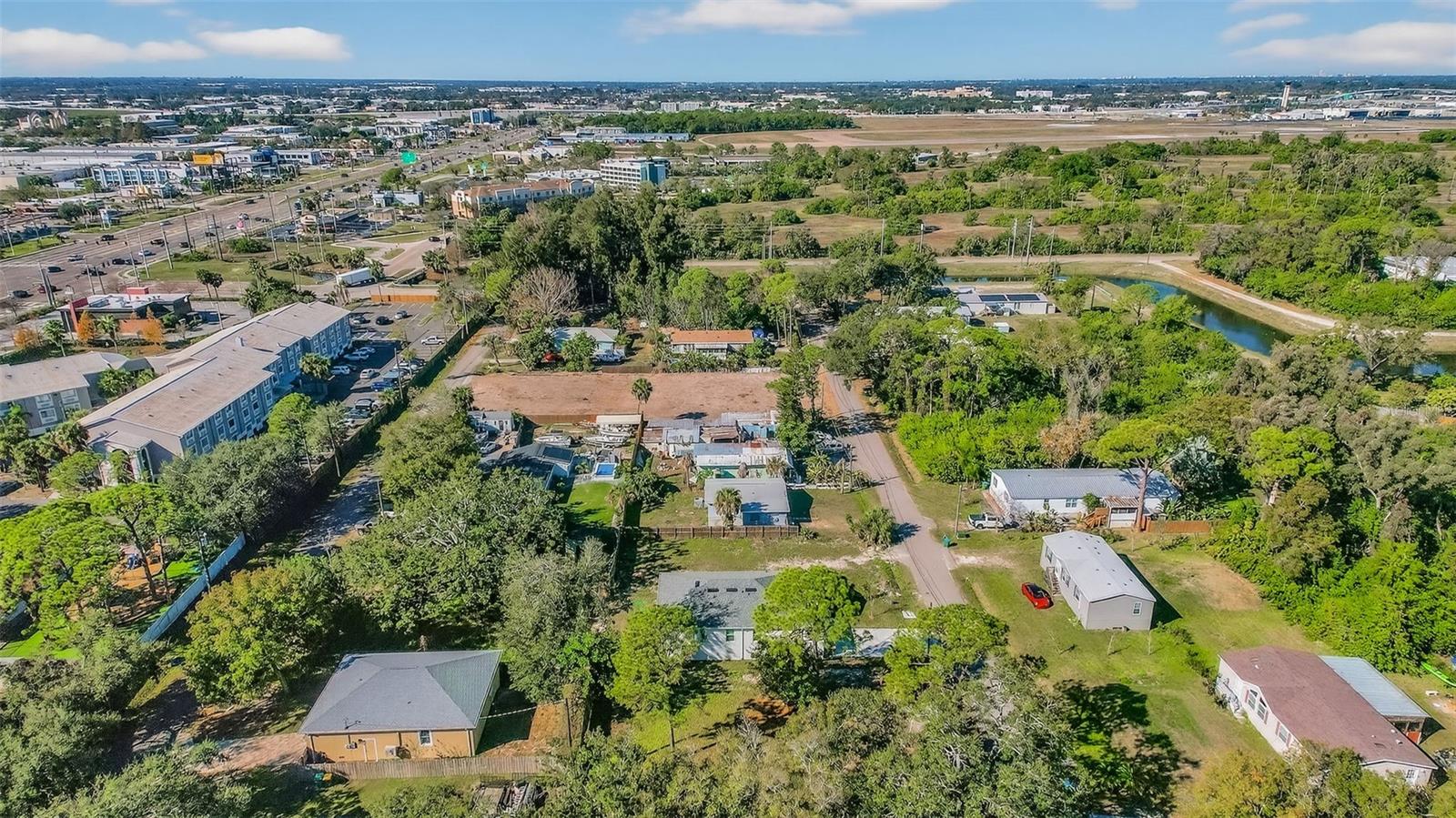 Image 18 of 20 For 3242 Roxborough Avenue