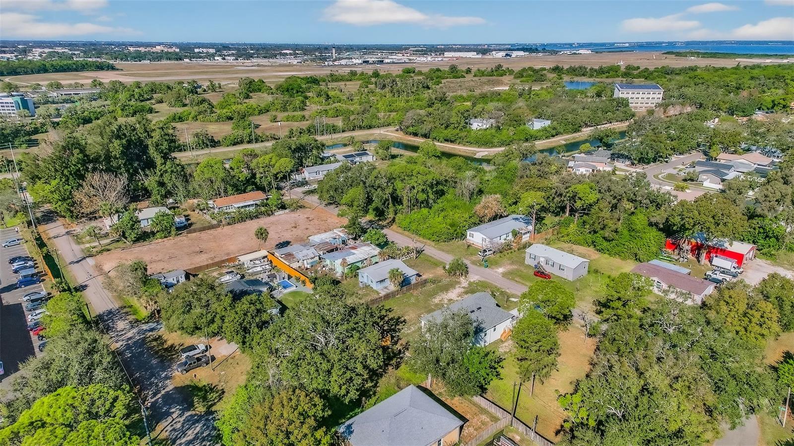 Image 19 of 20 For 3242 Roxborough Avenue