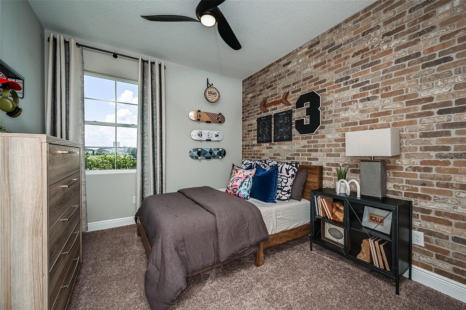 Listing photo id 4 for 33471 Twilight Sea Place