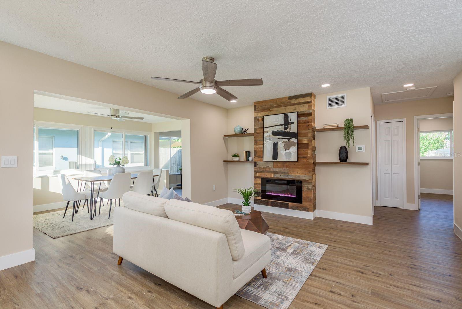 Image 9 of 22 For 2480 Del Rio Way