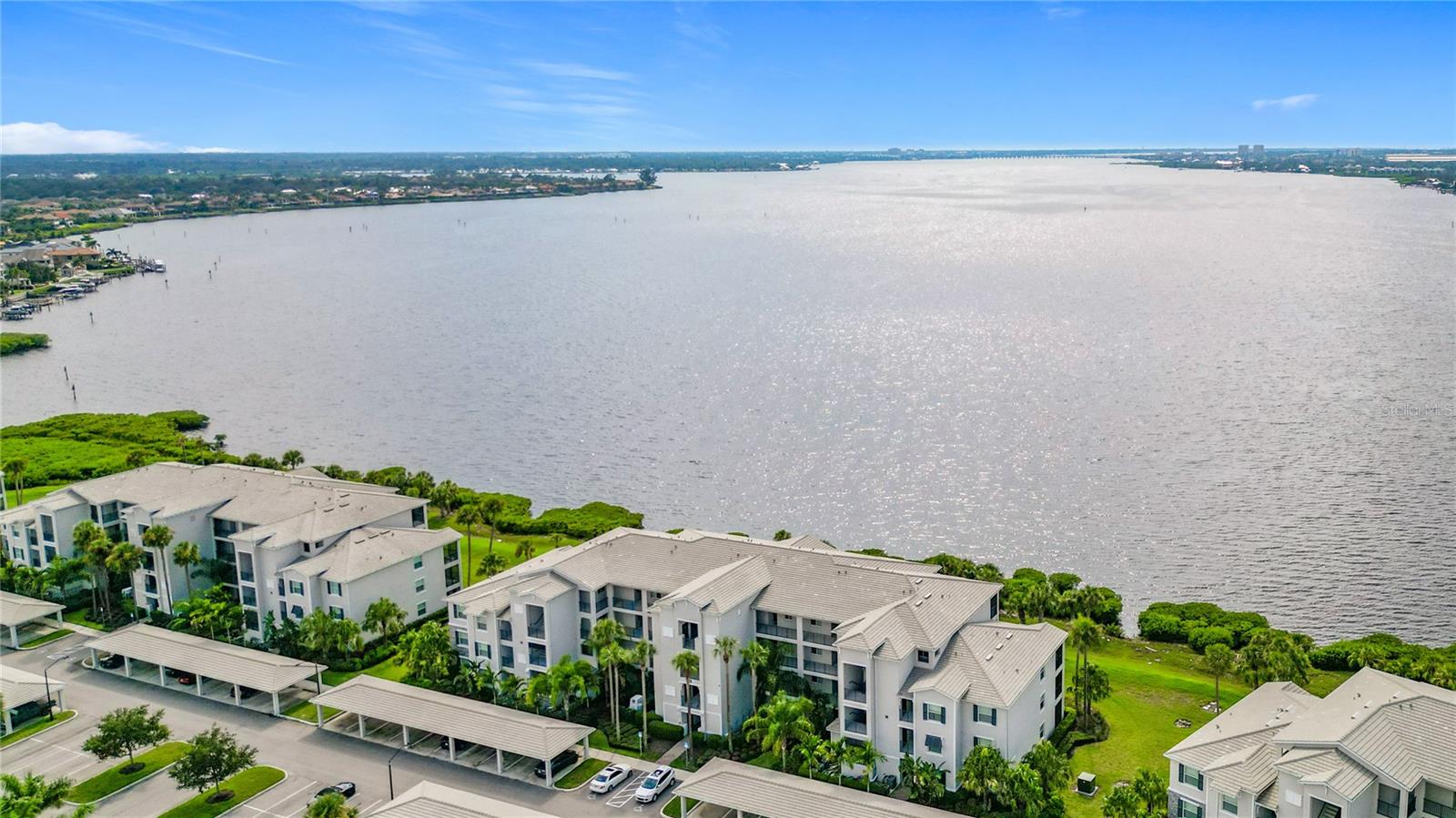 Image 28 of 38 For 920 Tidewater Shores Loop 205