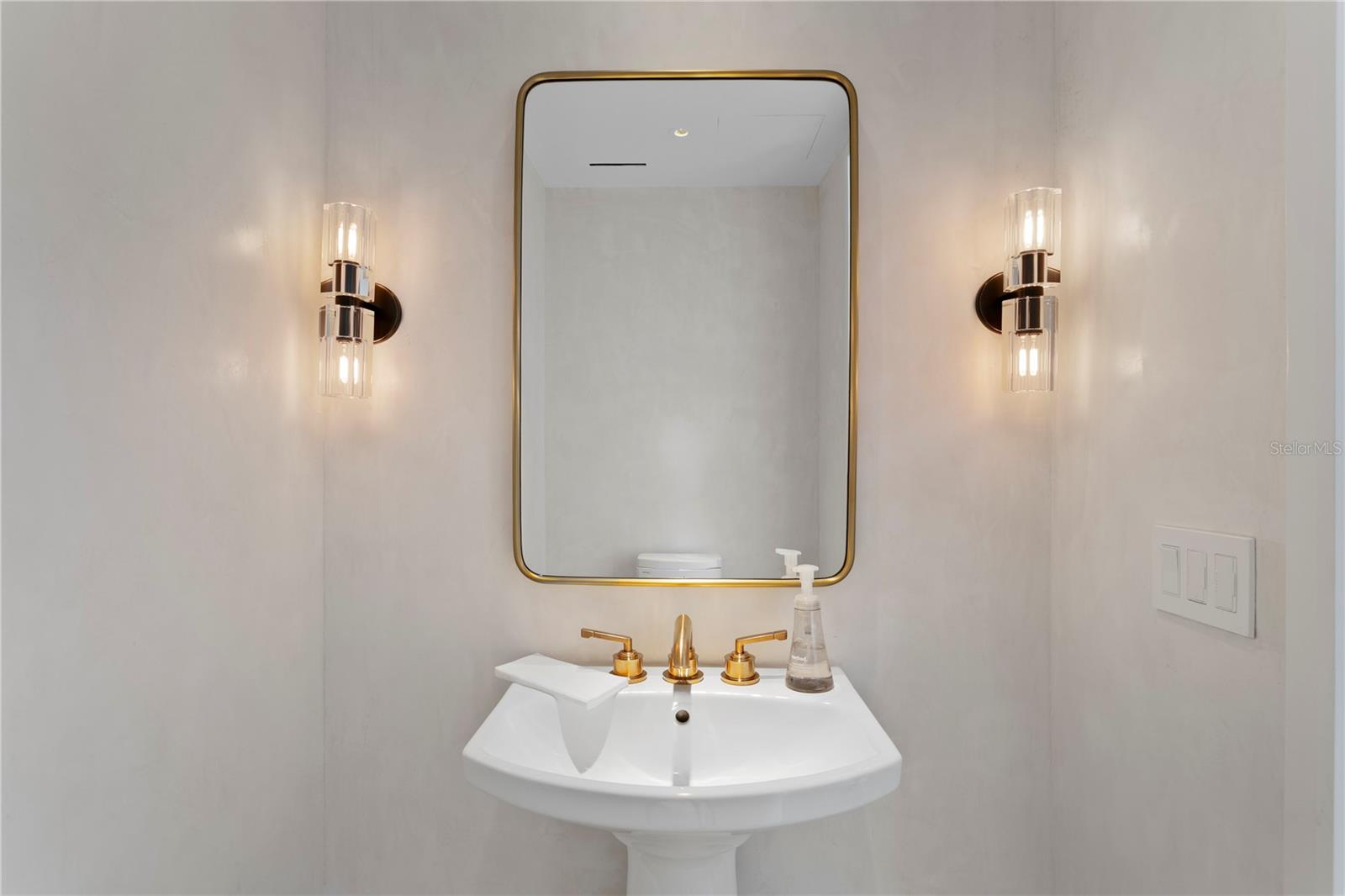 Image 10 of 51 For 1000 Water Street 1201