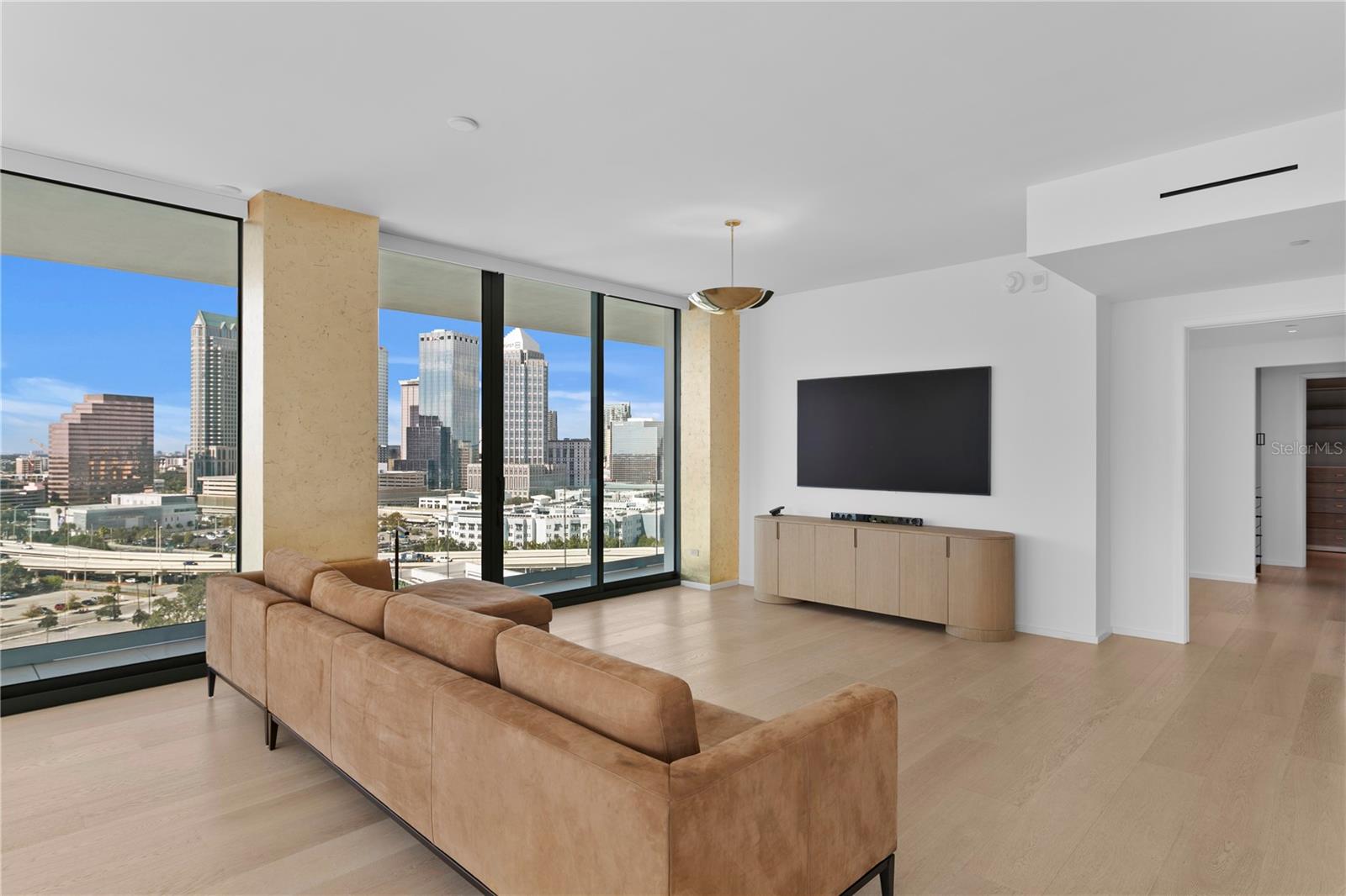 Image 11 of 51 For 1000 Water Street 1201