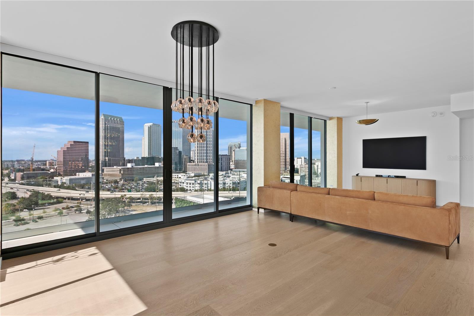 Image 19 of 51 For 1000 Water Street 1201