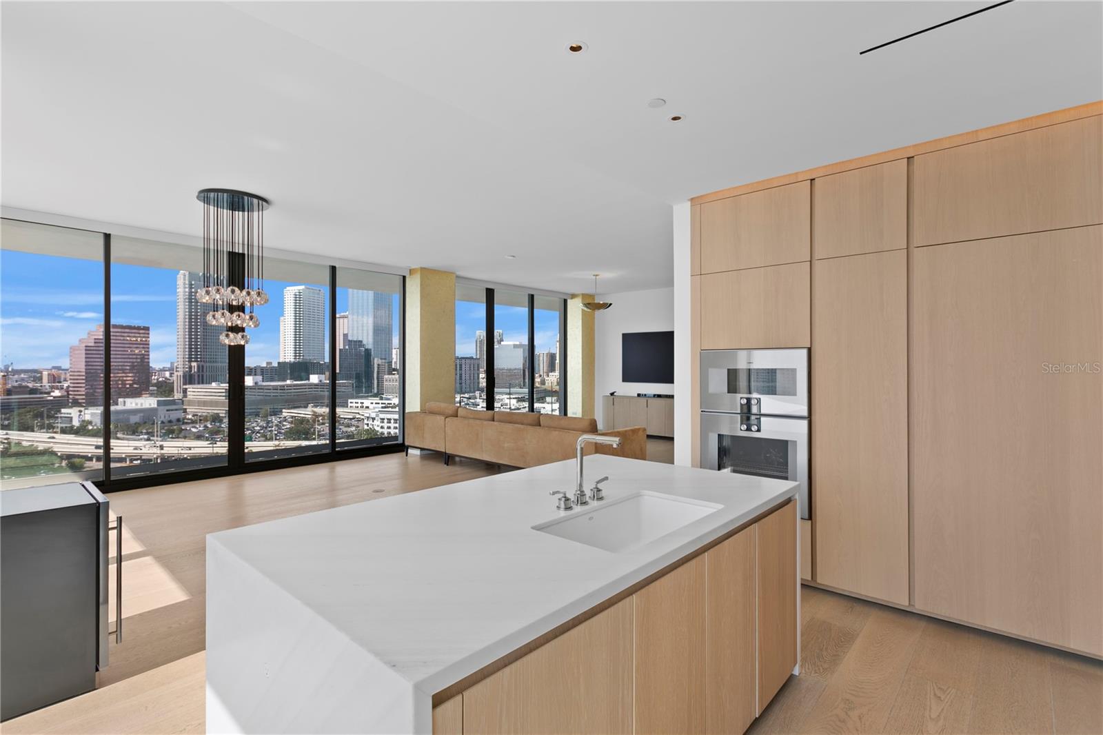 Image 21 of 51 For 1000 Water Street 1201