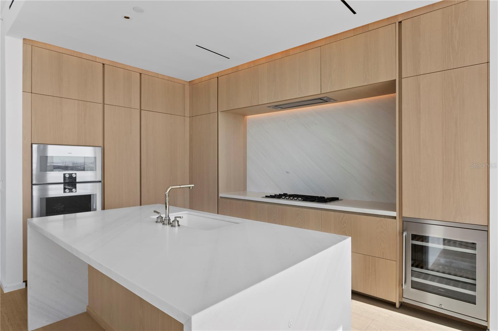 Image 27 of 51 For 1000 Water Street 1201