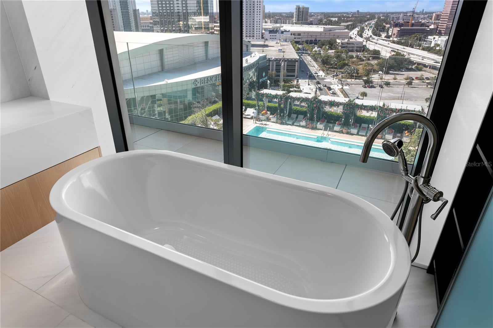 Image 34 of 51 For 1000 Water Street 1201