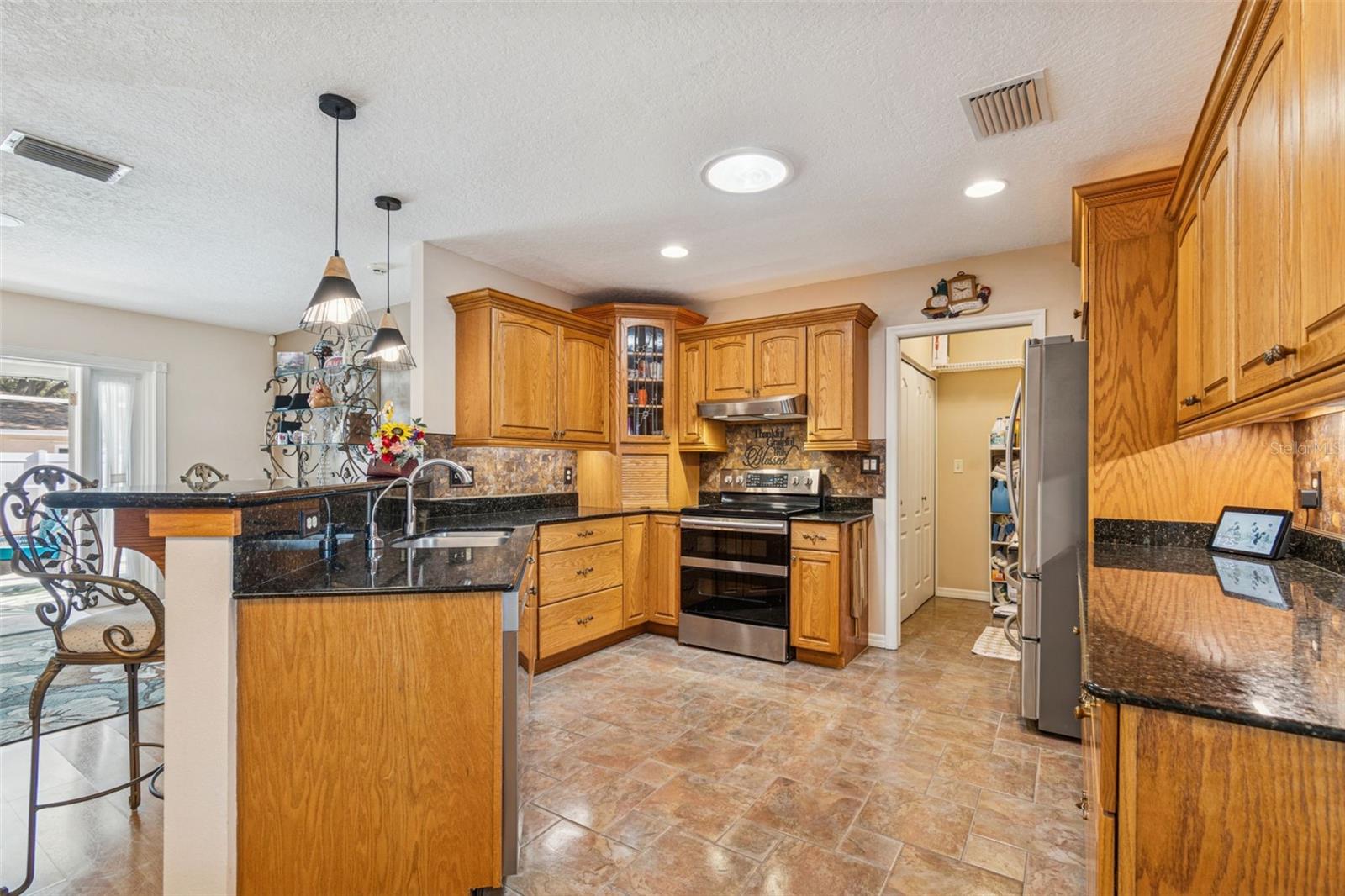 Listing photo id 9 for 11309 112th Court