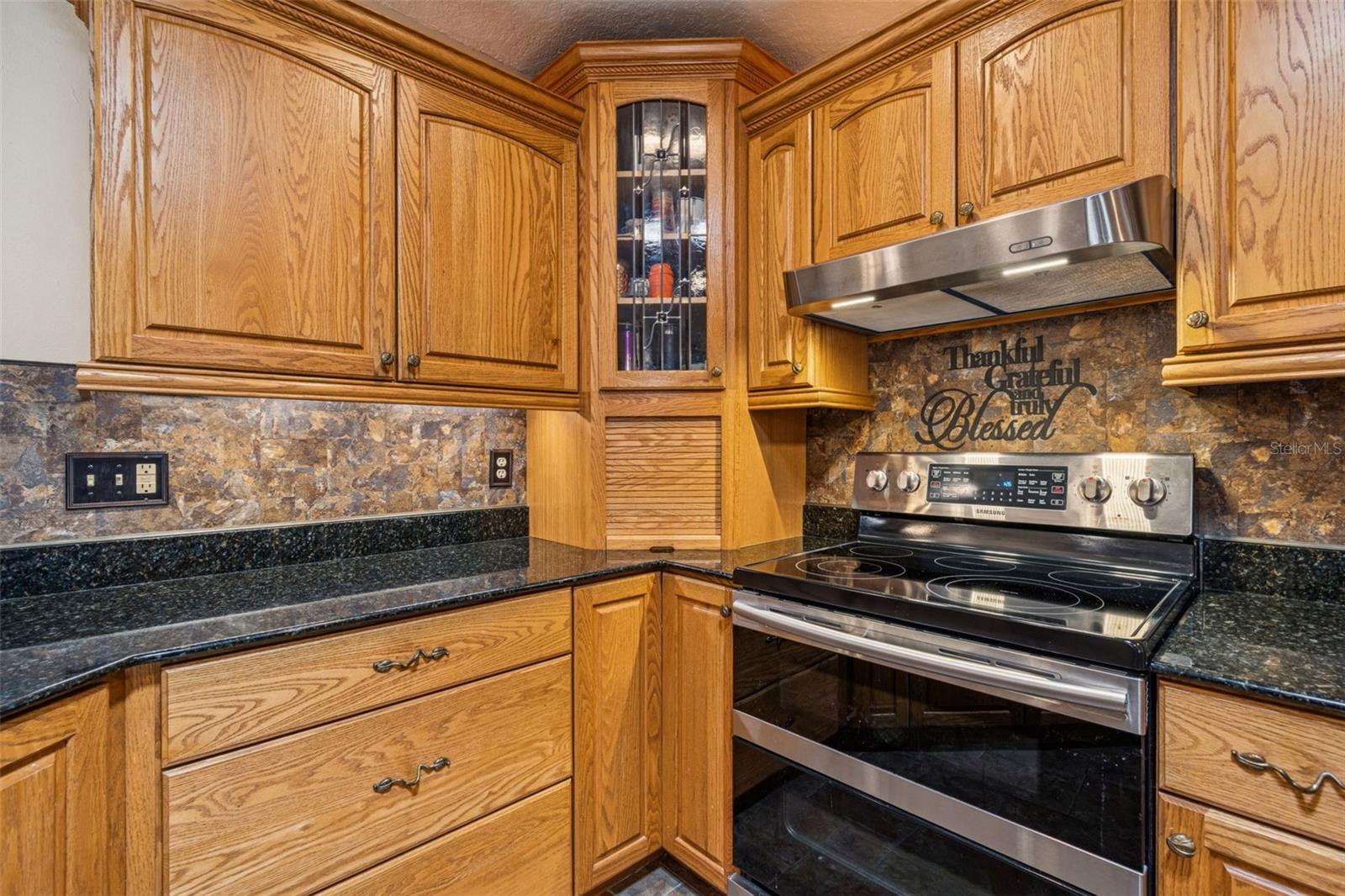 Listing photo id 11 for 11309 112th Court