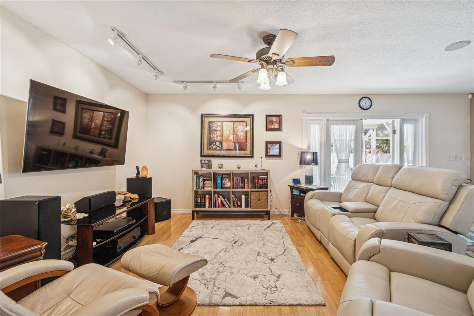 Listing photo id 12 for 11309 112th Court