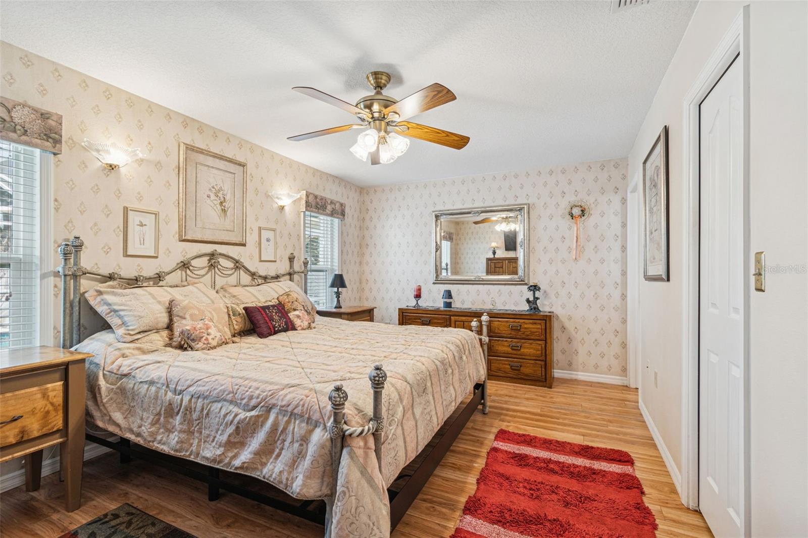 Listing photo id 15 for 11309 112th Court