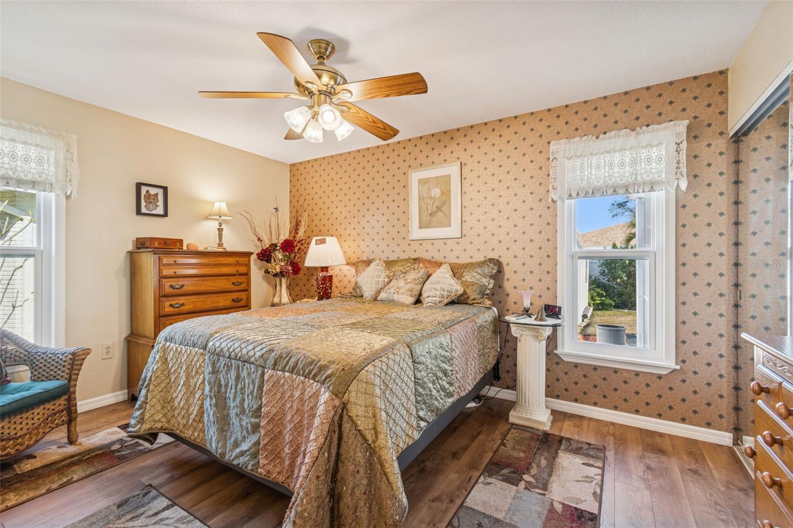 Listing photo id 21 for 11309 112th Court