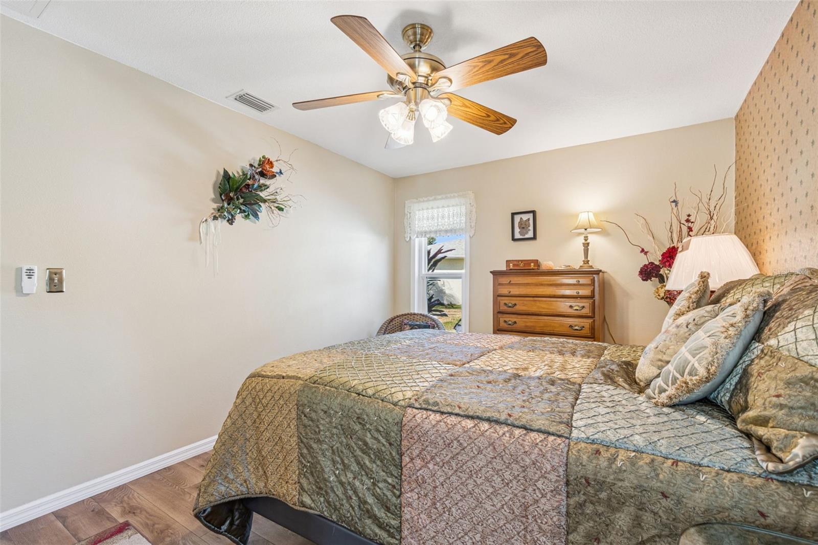 Listing photo id 22 for 11309 112th Court