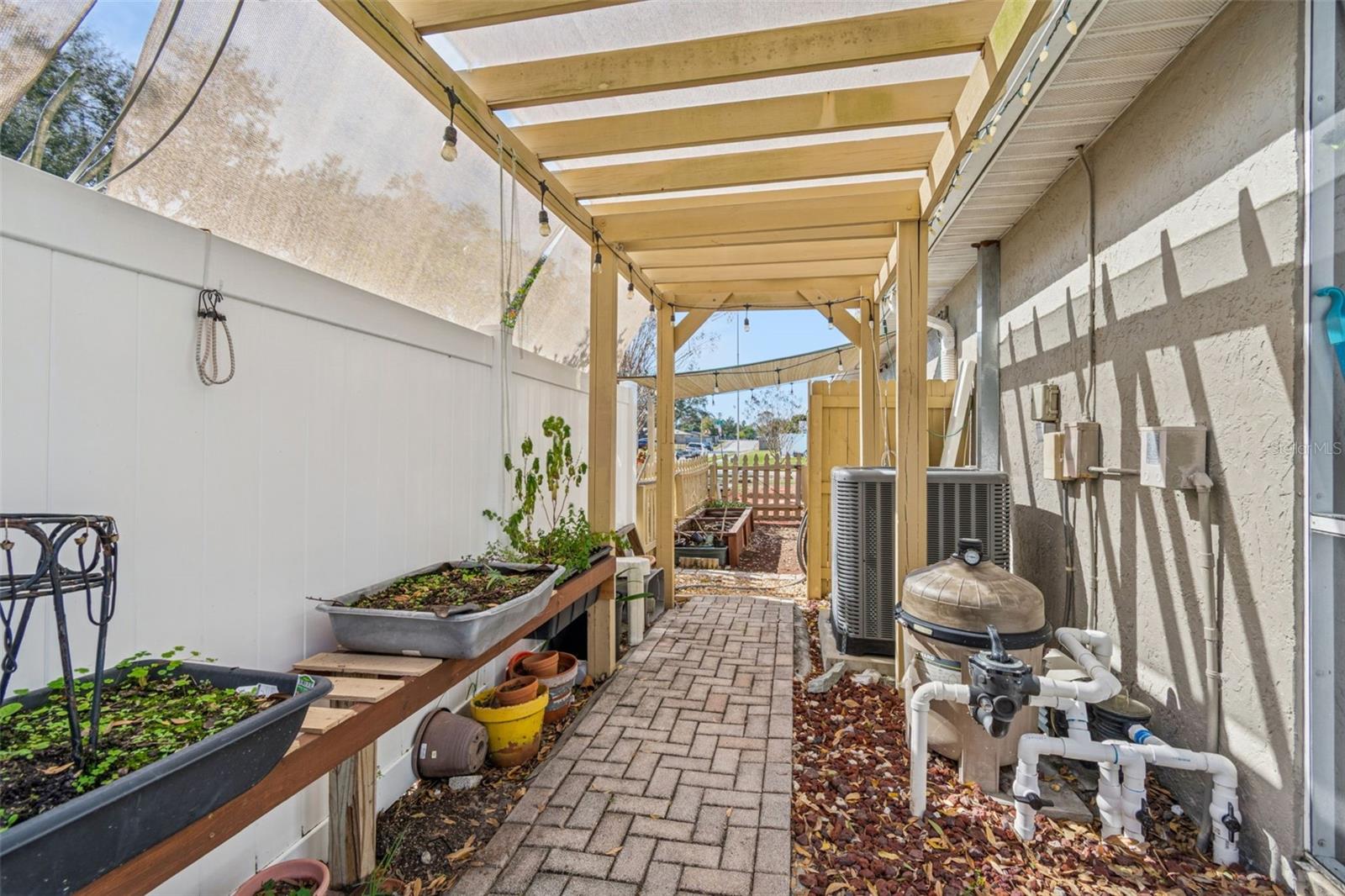 Listing photo id 36 for 11309 112th Court