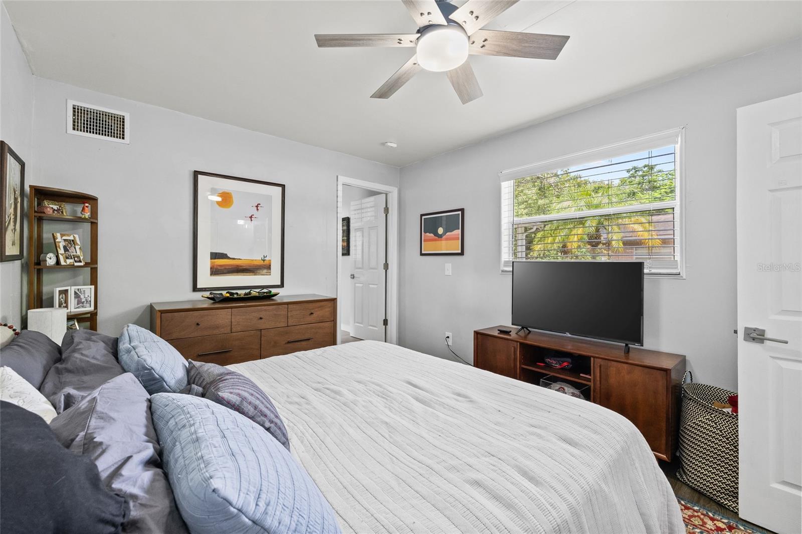 Image 21 of 44 For 6327 Renellie Court