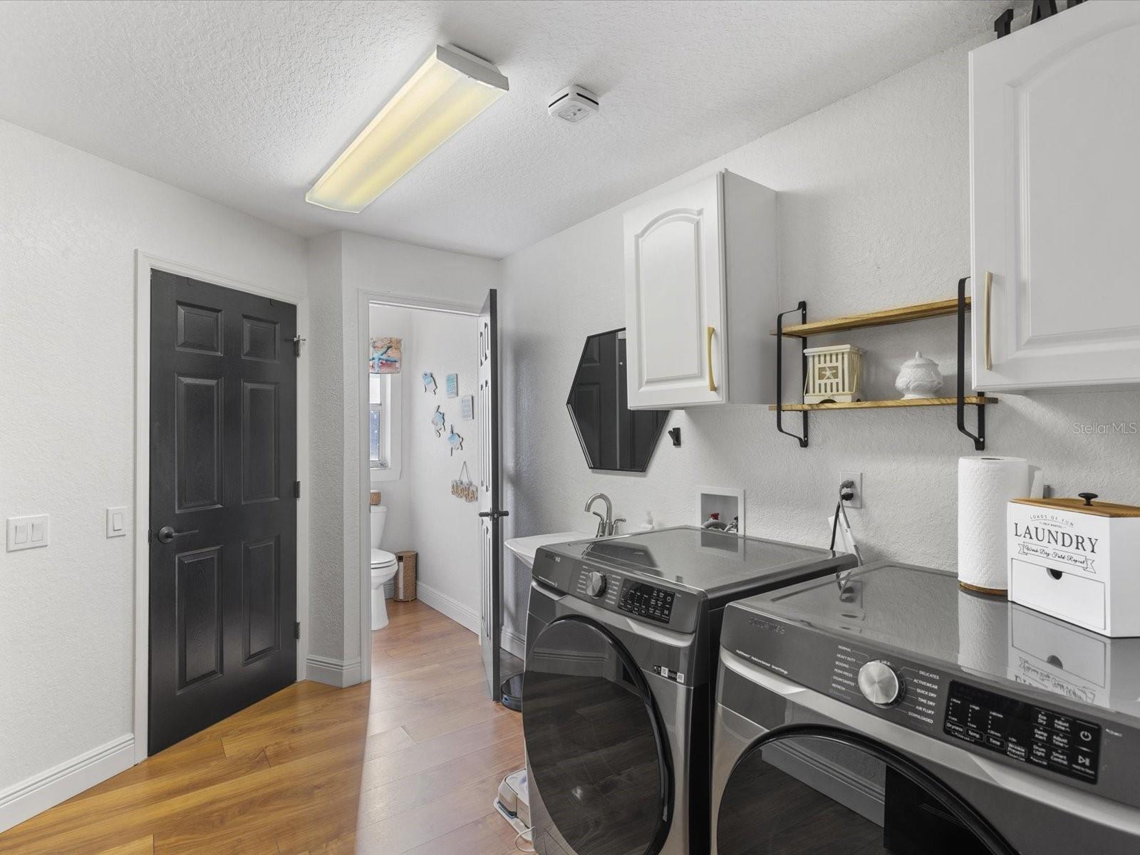 Image 43 of 71 For 617 Kingston Court