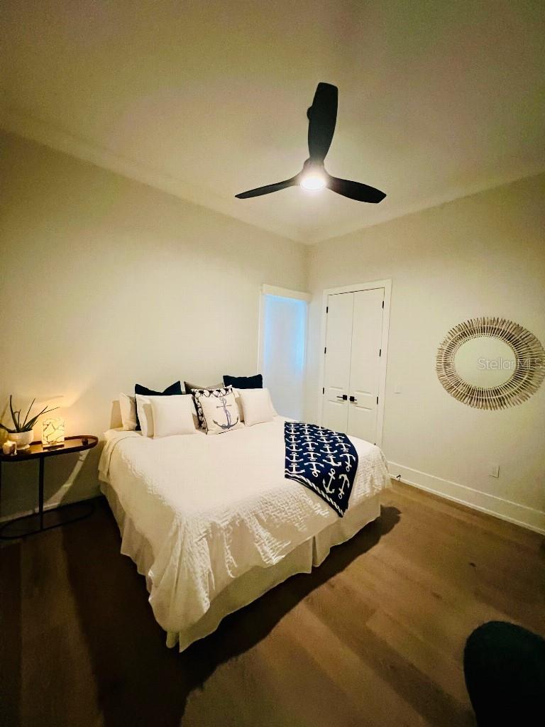 Image 12 of 27 For 790 Cordova Boulevard Ne