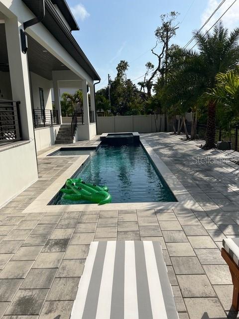 Image 24 of 27 For 790 Cordova Boulevard Ne