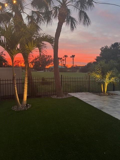 Image 25 of 27 For 790 Cordova Boulevard Ne