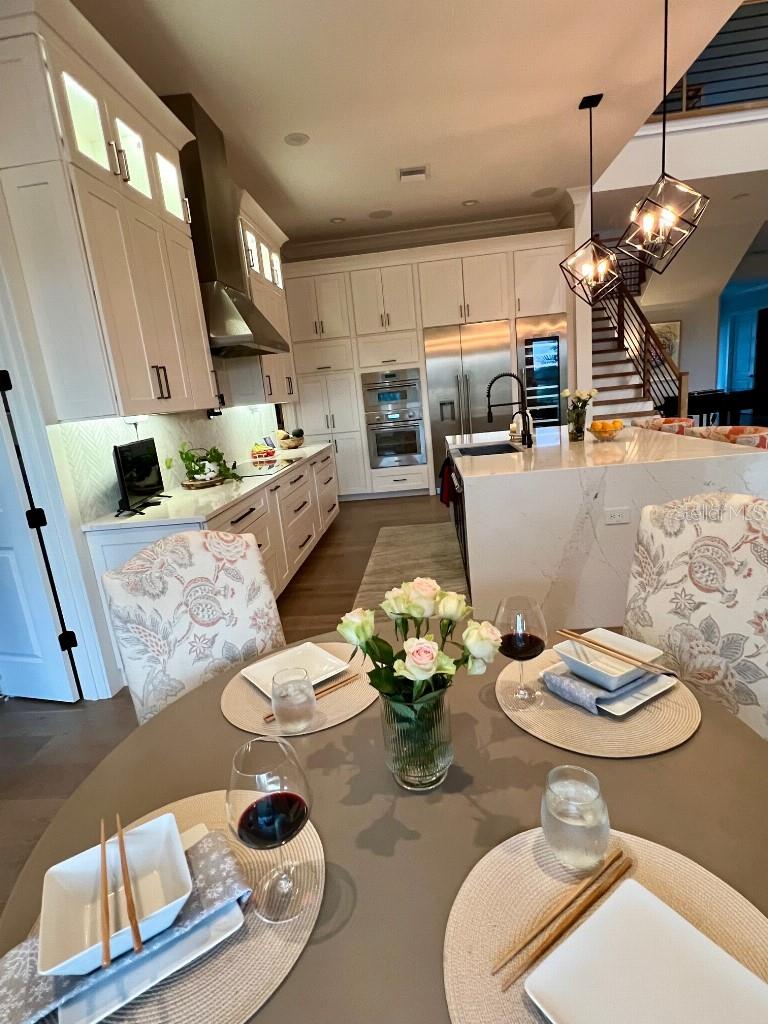 Image 6 of 27 For 790 Cordova Boulevard Ne