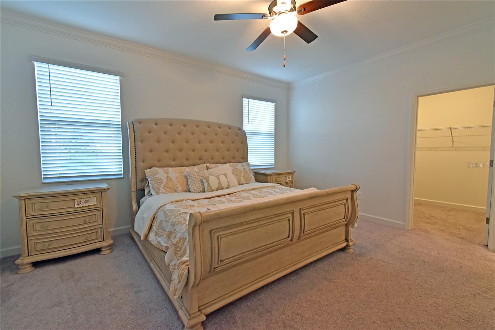 Image 35 of 45 For 17304 Banded Gold Lane