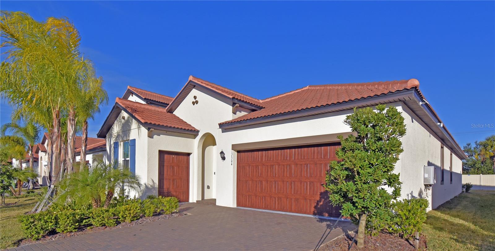 Image 5 of 45 For 17304 Banded Gold Lane