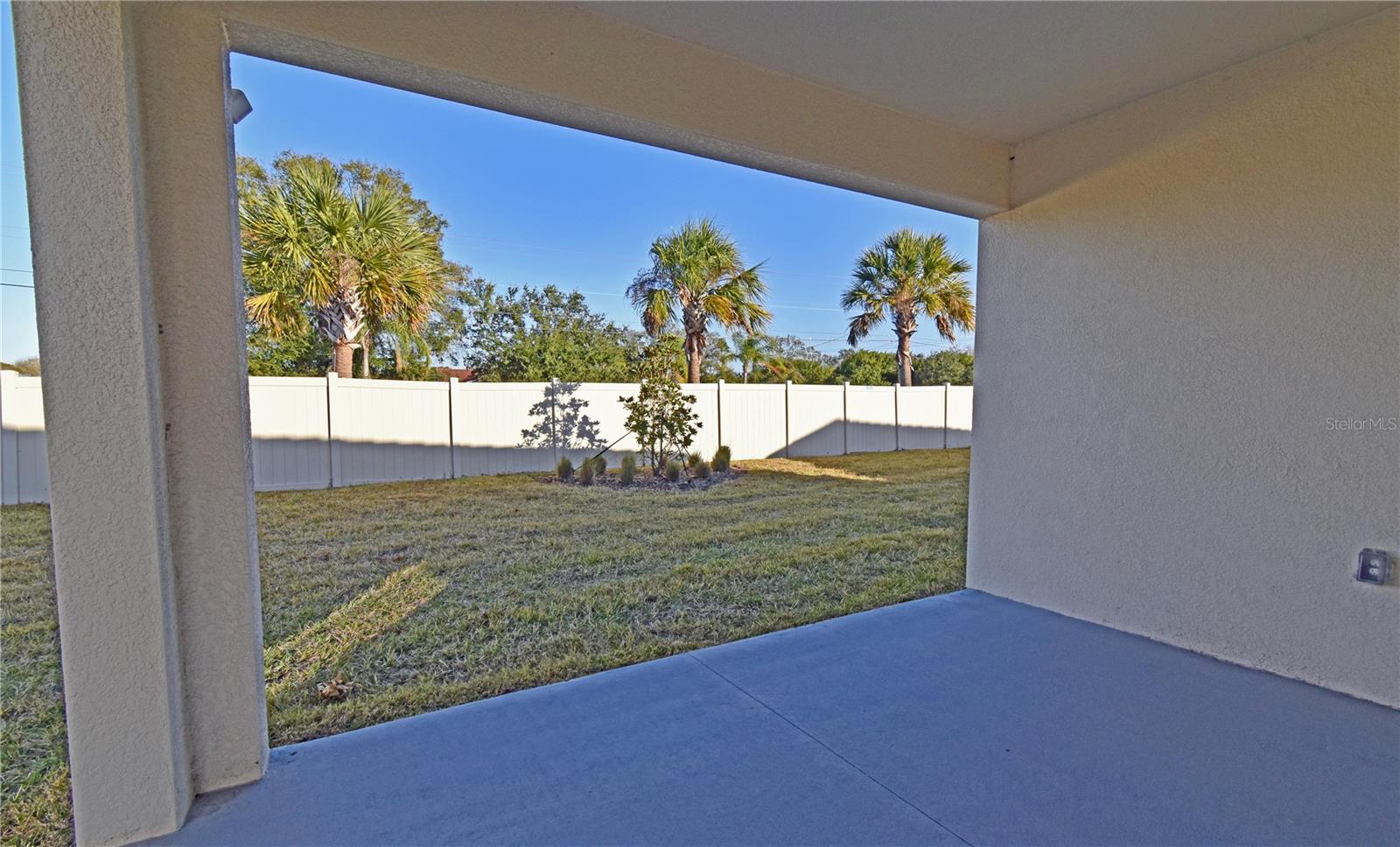 Image 9 of 45 For 17304 Banded Gold Lane