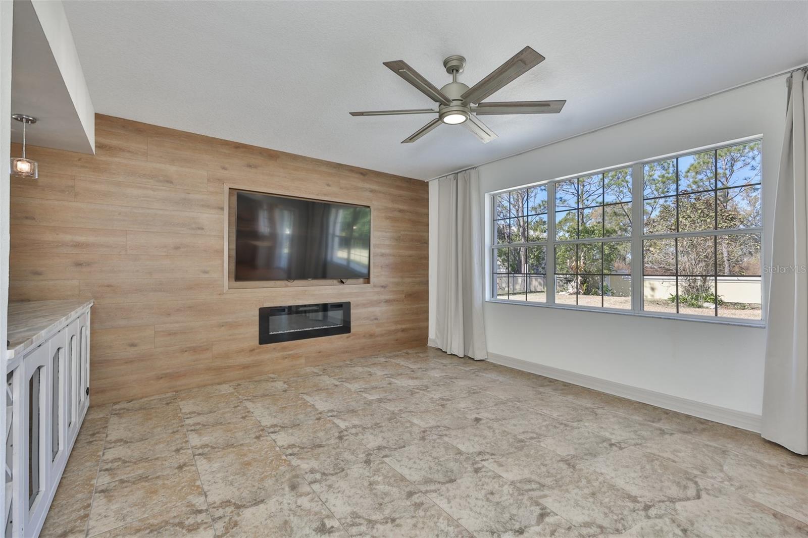 Image 16 of 76 For 5412 Hammock View Lane