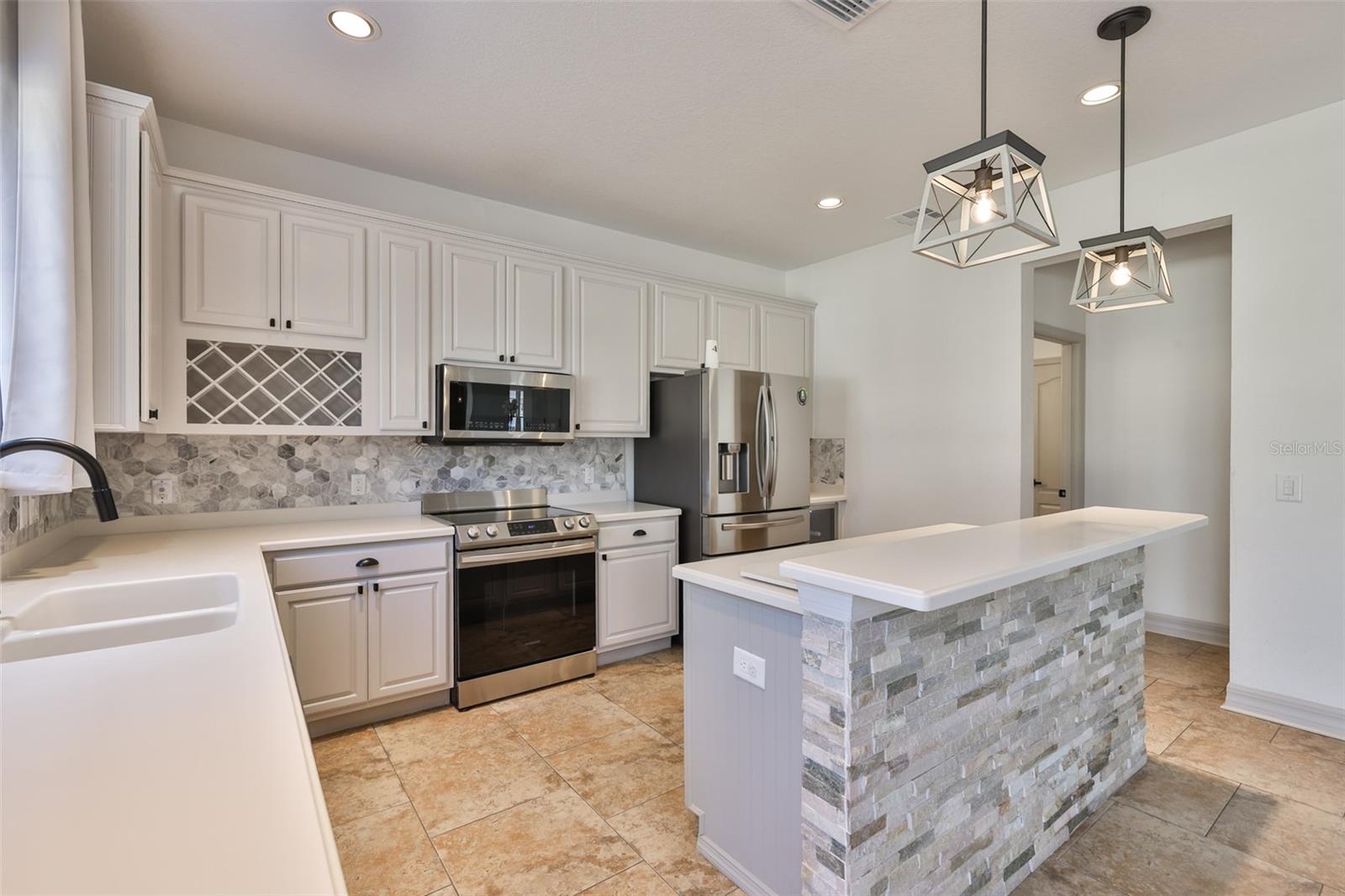 Image 17 of 76 For 5412 Hammock View Lane