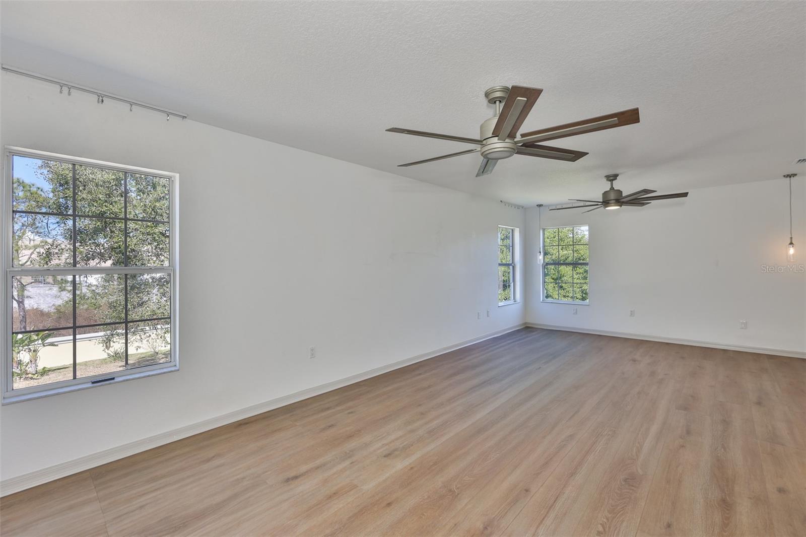 Image 23 of 76 For 5412 Hammock View Lane