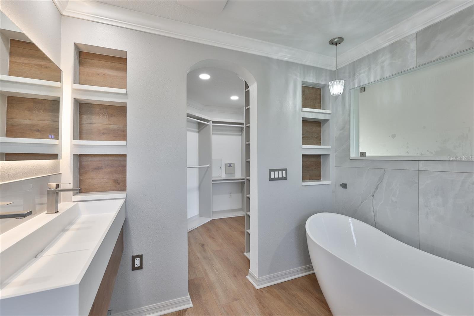 Image 27 of 76 For 5412 Hammock View Lane