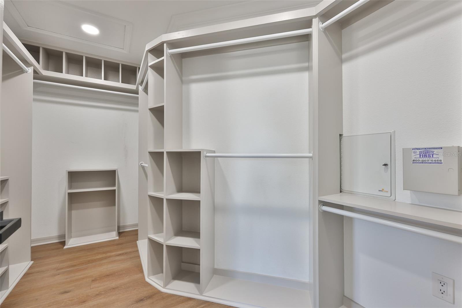 Image 28 of 76 For 5412 Hammock View Lane