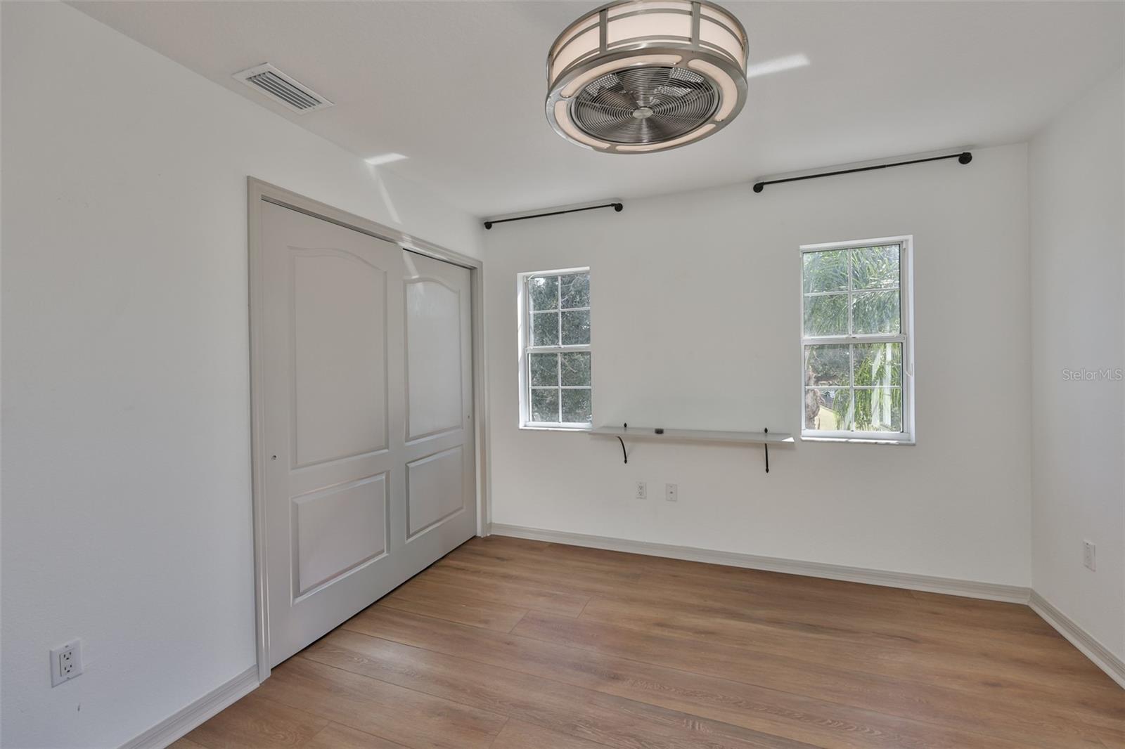 Image 32 of 76 For 5412 Hammock View Lane