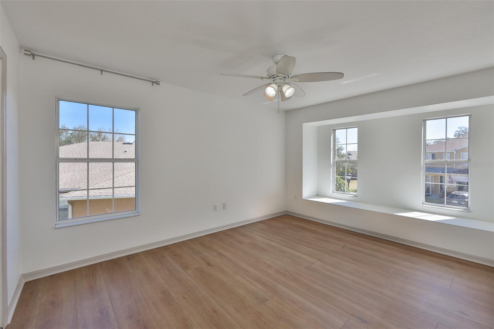 Image 38 of 76 For 5412 Hammock View Lane