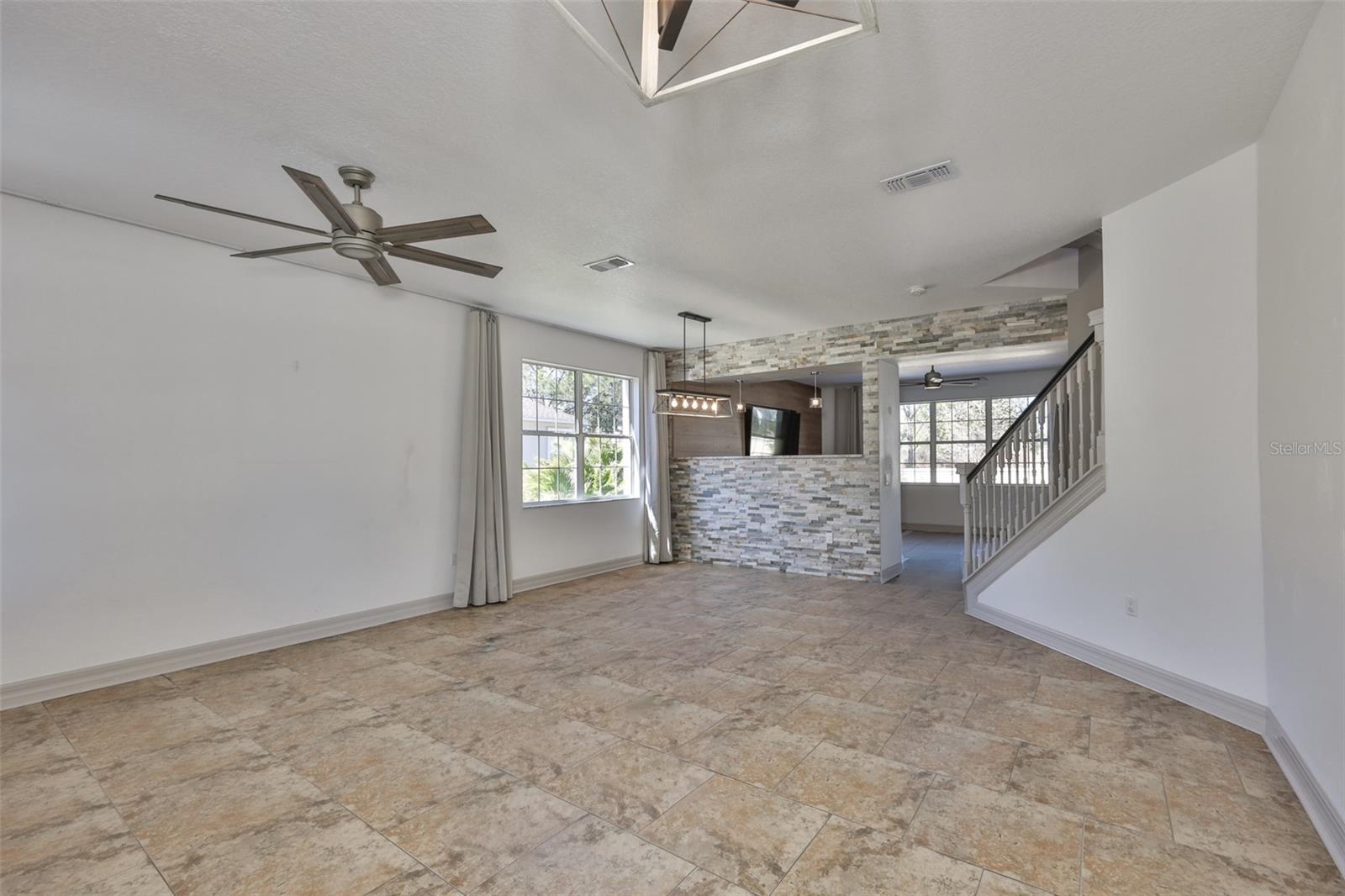 Image 9 of 76 For 5412 Hammock View Lane