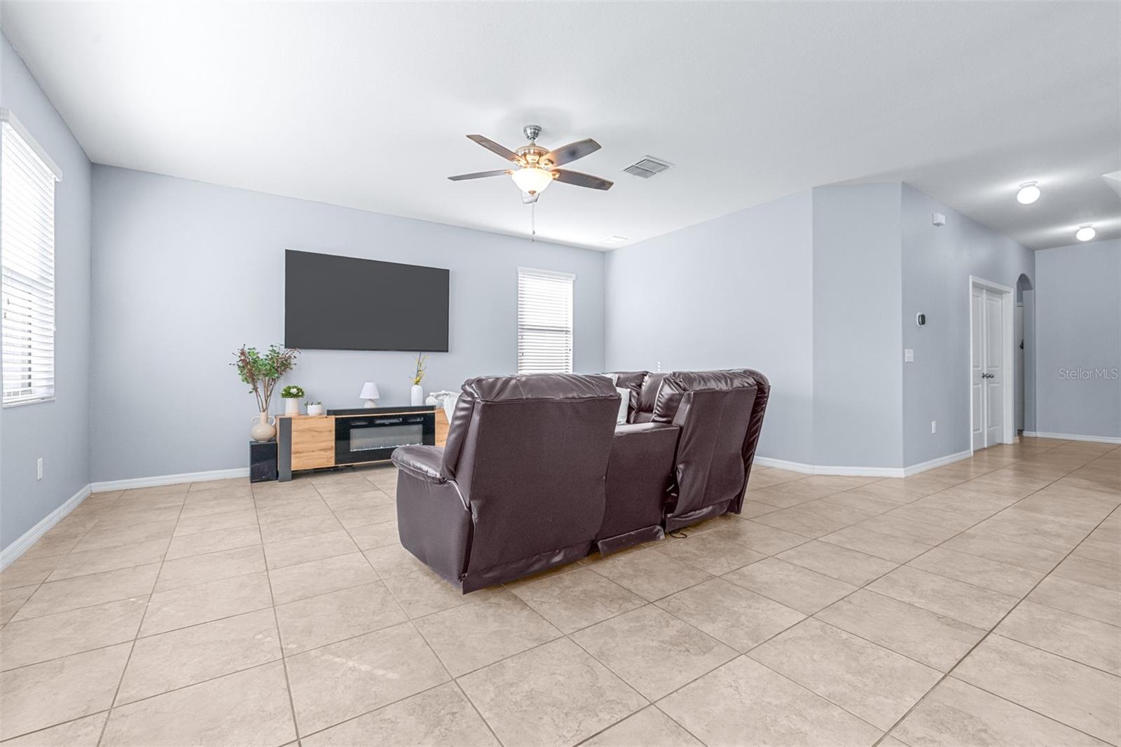 Image 15 of 63 For 8132 Seagarden Lane