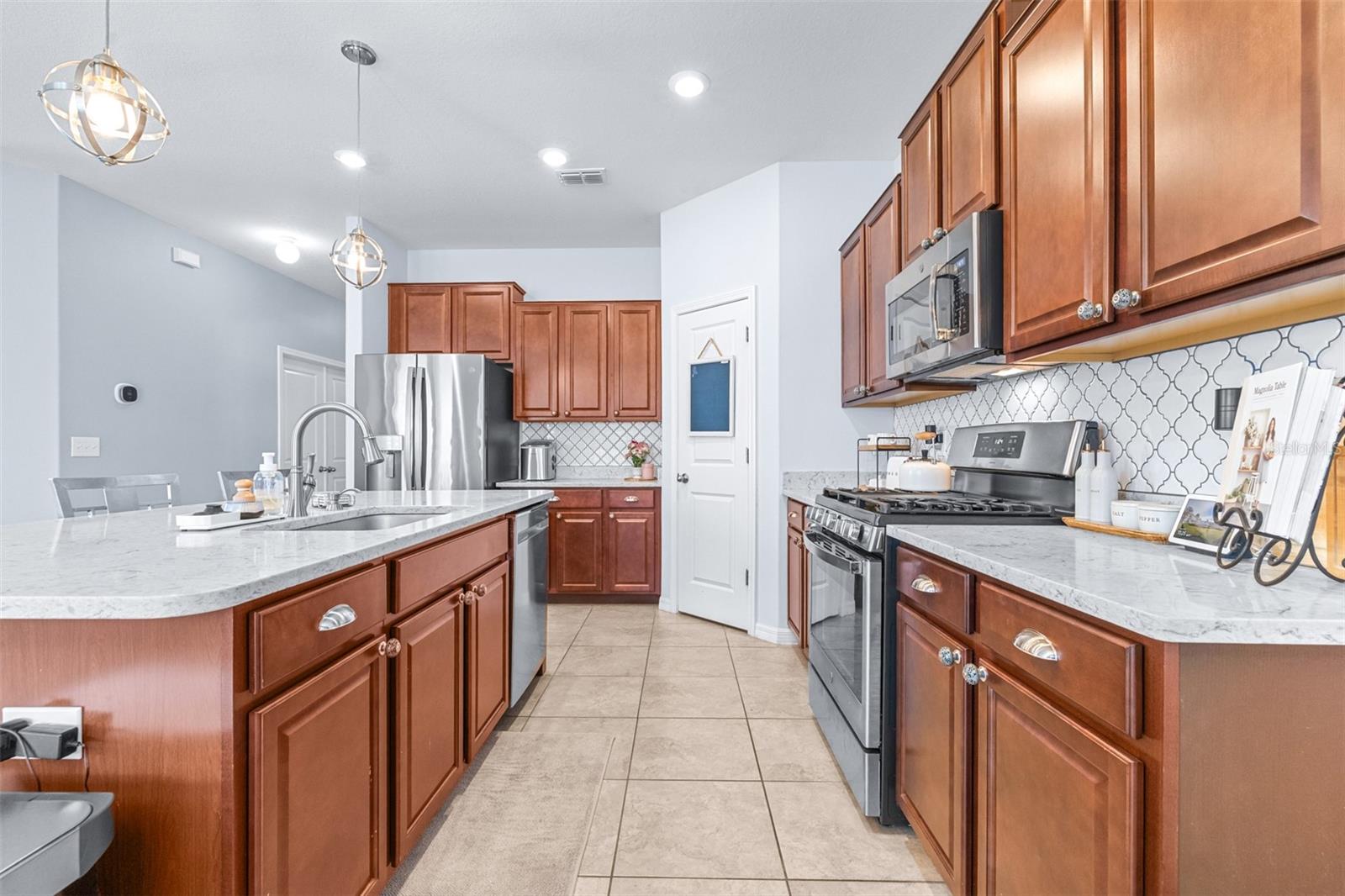 Image 5 of 63 For 8132 Seagarden Lane