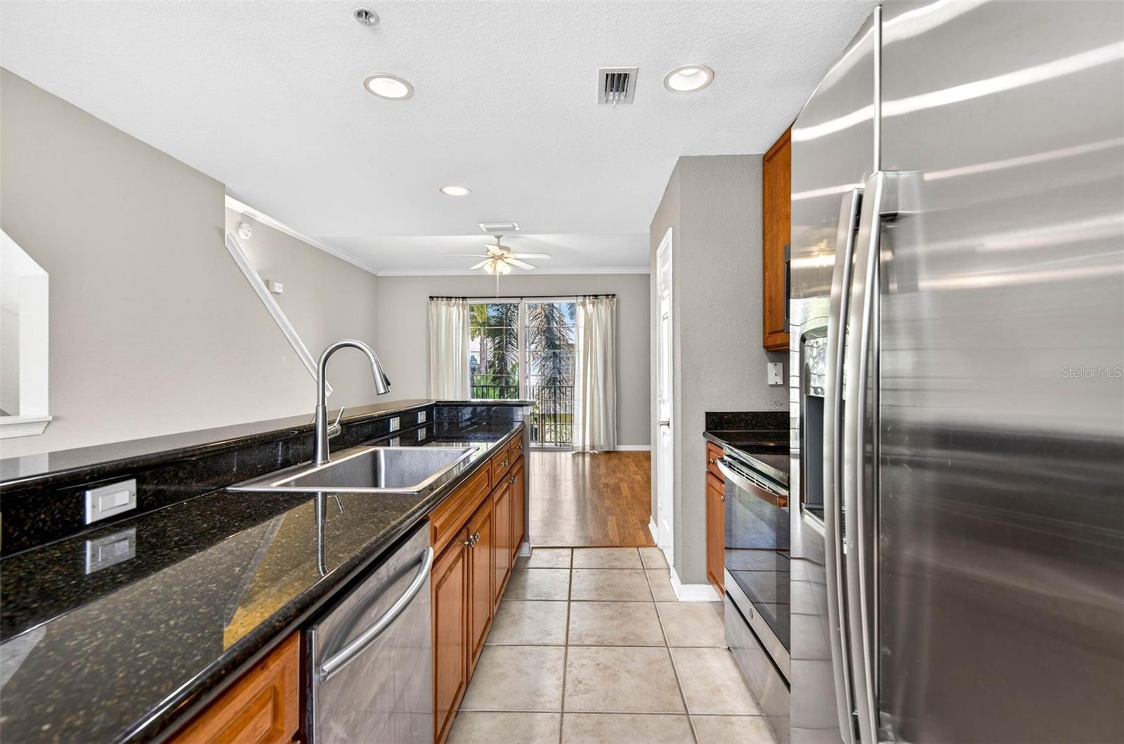 Image 14 of 50 For 9739 Meadow Field Circle