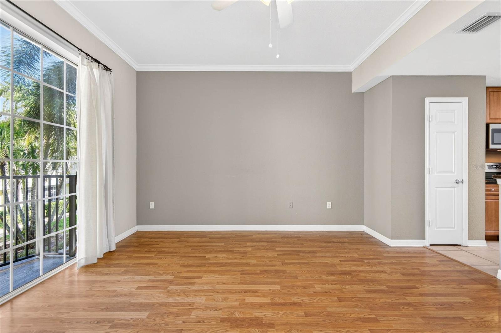 Image 17 of 50 For 9739 Meadow Field Circle